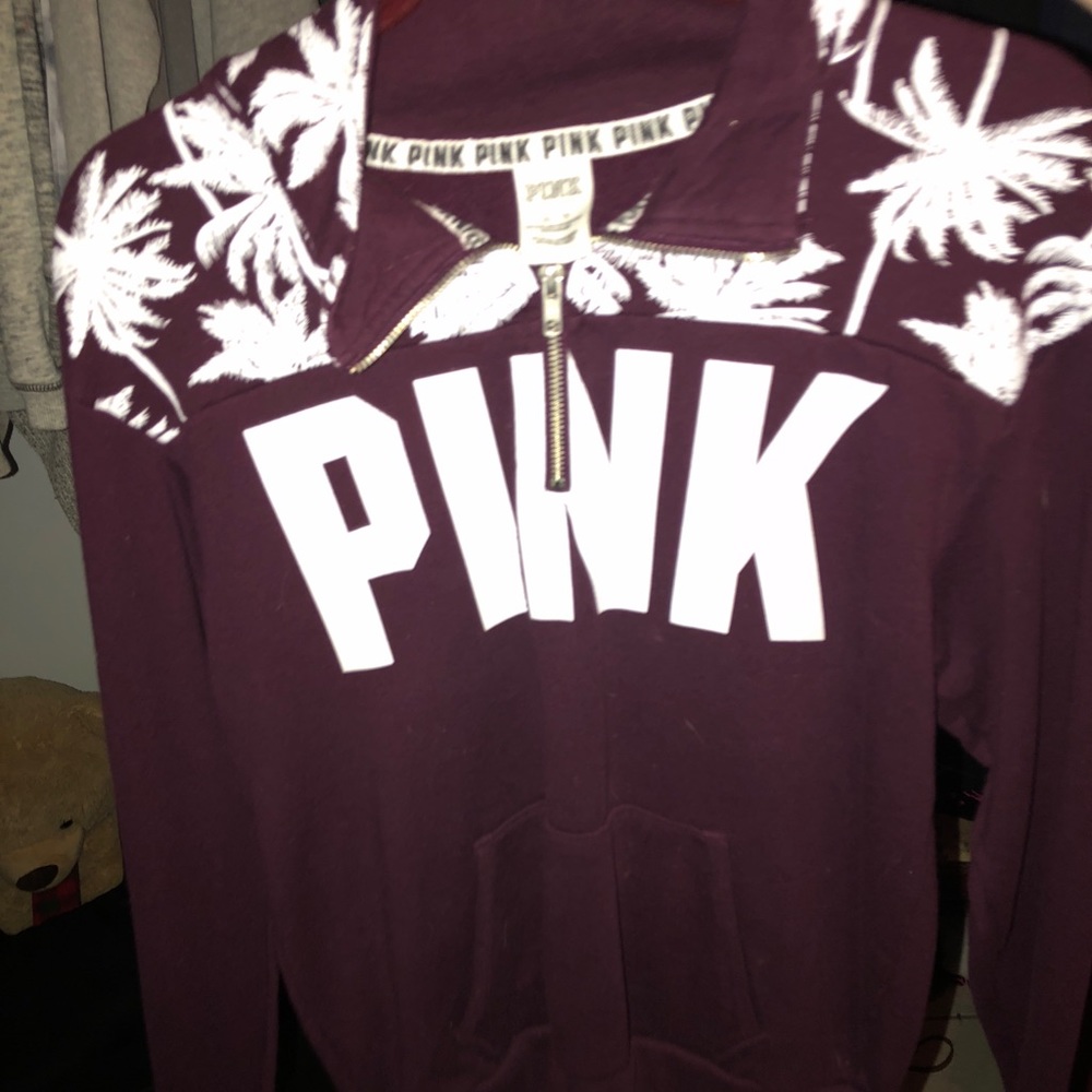 A VARIETY OF PINK HOODIES ( 7 )